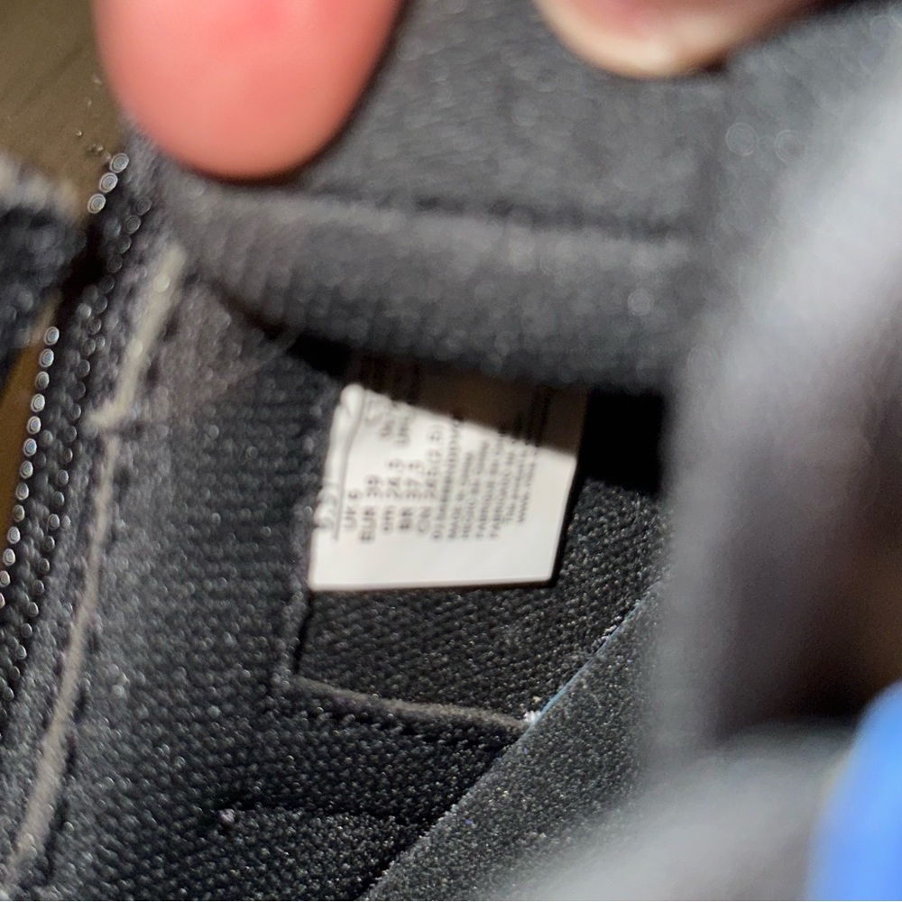 Jordan 1 High FlyEase Royal (GS) - Picture 7 of 7